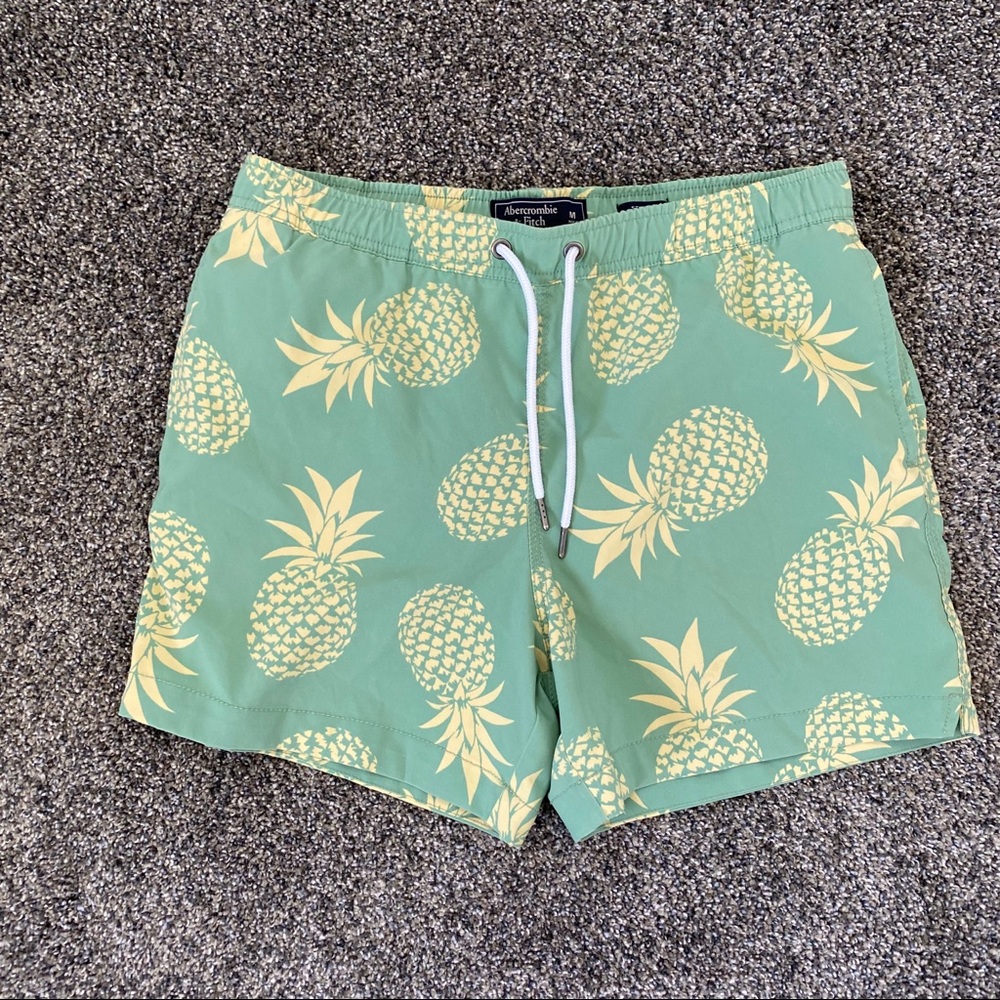 Abercrombie Men’s Pineapple Swim Trunks Size M